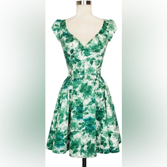 Trashy Diva Vintage Green and White Flutter Sleeve Midi Dress - Picture 2 of 2